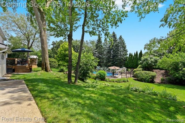 11163 Sand Crane Way, South Lyon, MI 48178