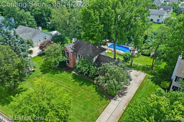 11163 Sand Crane Way, South Lyon, MI 48178