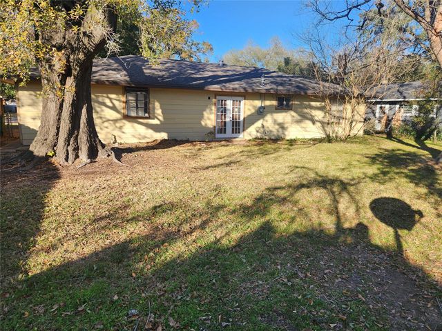 903 Peach Spring Drive, Houston, TX 77088