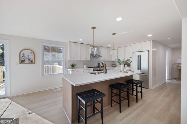 150 N POND Court, Roswell, GA 30076