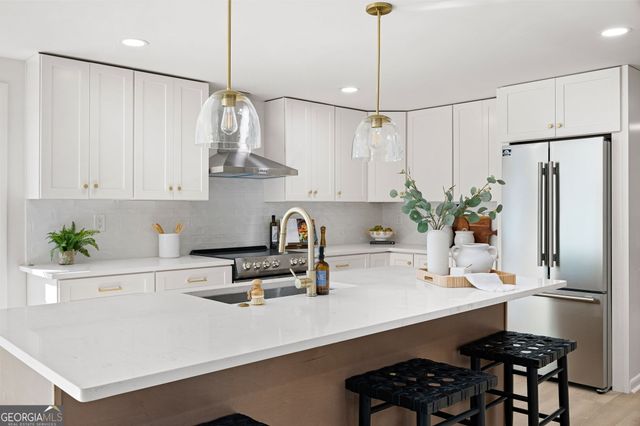 150 N POND Court, Roswell, GA 30076