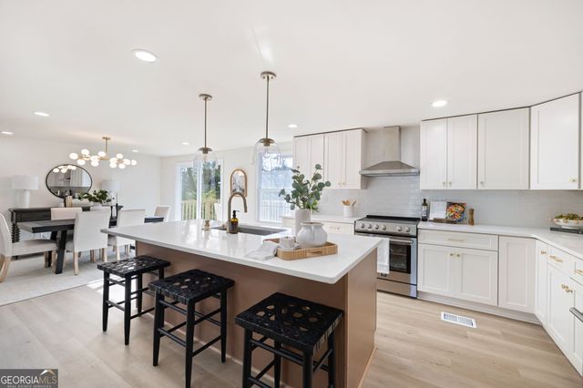 150 N POND Court, Roswell, GA 30076