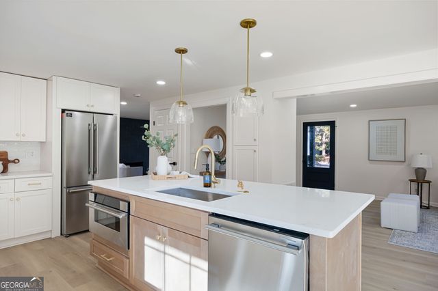 150 N POND Court, Roswell, GA 30076