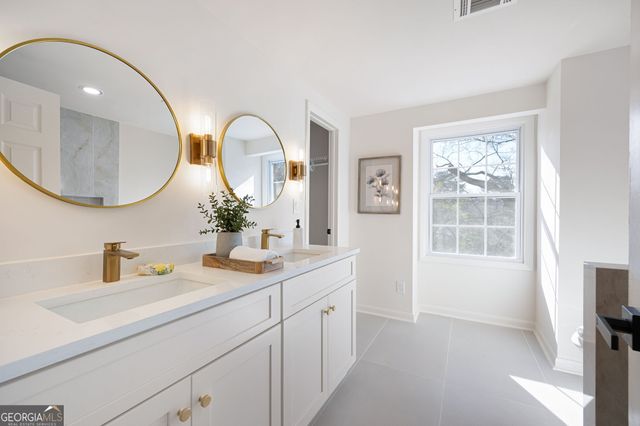 150 N POND Court, Roswell, GA 30076