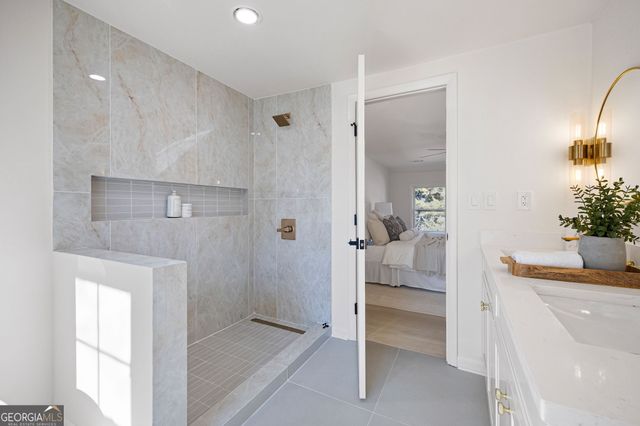 150 N POND Court, Roswell, GA 30076