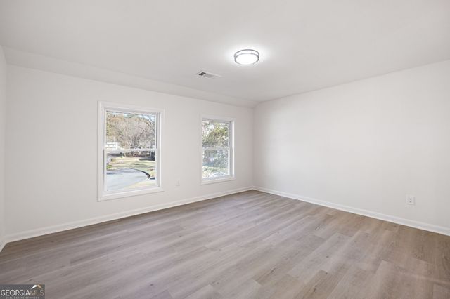 150 N POND Court, Roswell, GA 30076