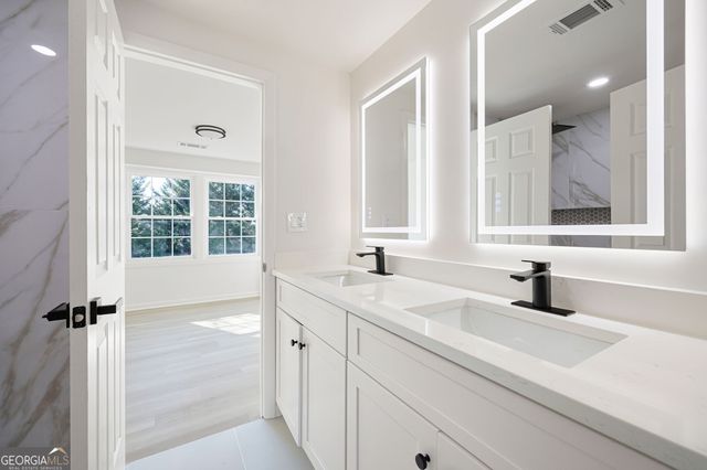 150 N POND Court, Roswell, GA 30076