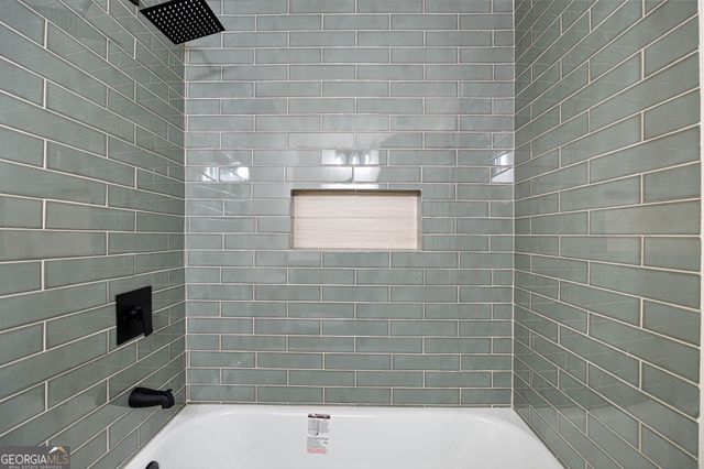 150 N POND Court, Roswell, GA 30076