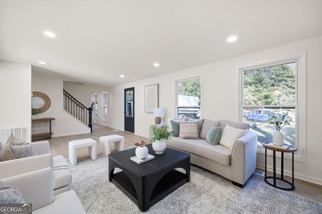 150 N POND Court, Roswell, GA 30076