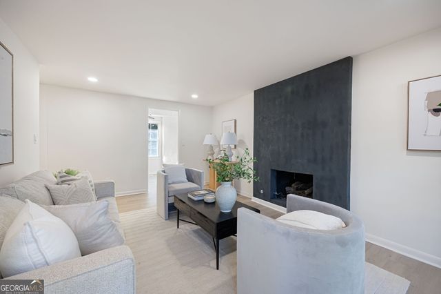 150 N POND Court, Roswell, GA 30076