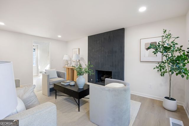 150 N POND Court, Roswell, GA 30076