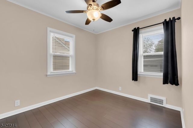 58 Locust Dr, Kenilworth Boro, NJ 07033