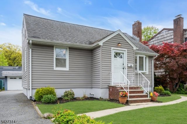 58 Locust Dr, Kenilworth Boro, NJ 07033