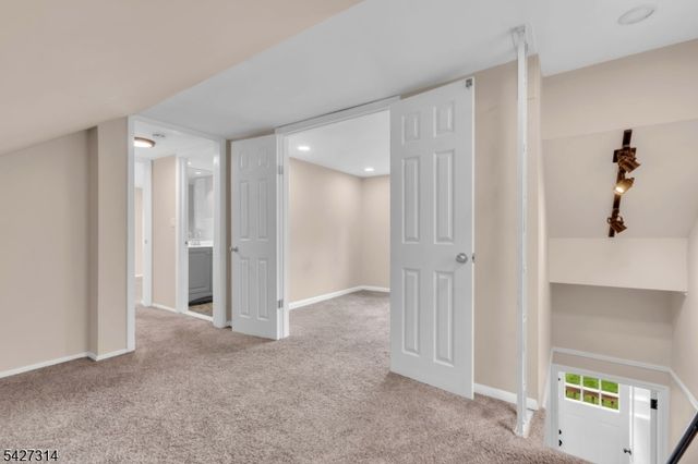 58 Locust Dr, Kenilworth Boro, NJ 07033
