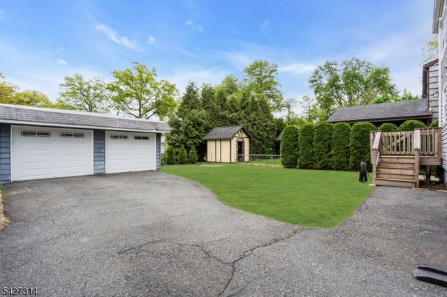58 Locust Dr, Kenilworth Boro, NJ 07033