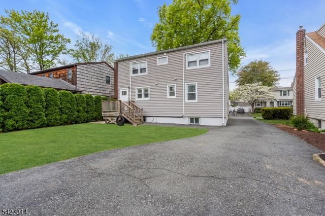 58 Locust Dr, Kenilworth Boro, NJ 07033