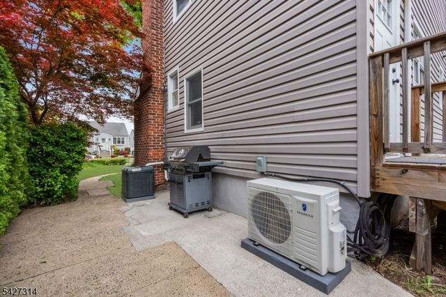 58 Locust Dr, Kenilworth Boro, NJ 07033