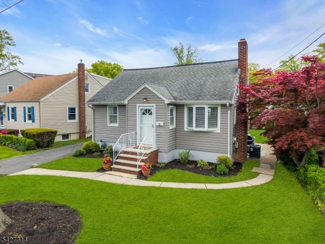 58 Locust Dr, Kenilworth Boro, NJ 07033