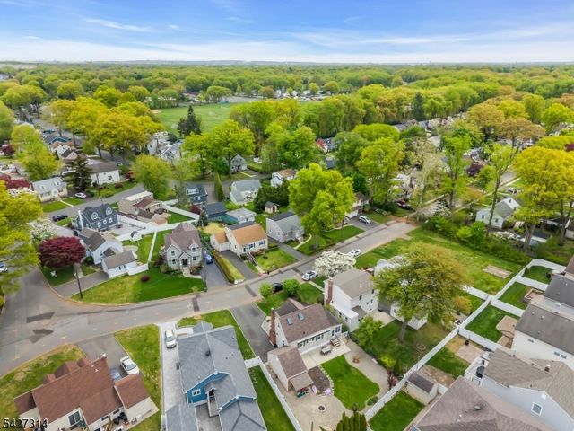 58 Locust Dr, Kenilworth Boro, NJ 07033