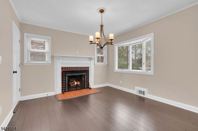 58 Locust Dr, Kenilworth Boro, NJ 07033
