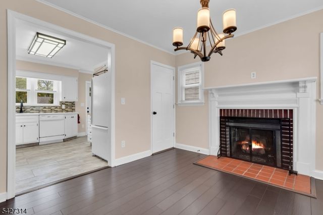 58 Locust Dr, Kenilworth Boro, NJ 07033