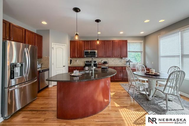 9508 S 28th Avenue, Bellevue, NE 68147
