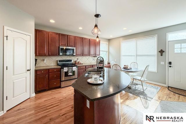9508 S 28th Avenue, Bellevue, NE 68147