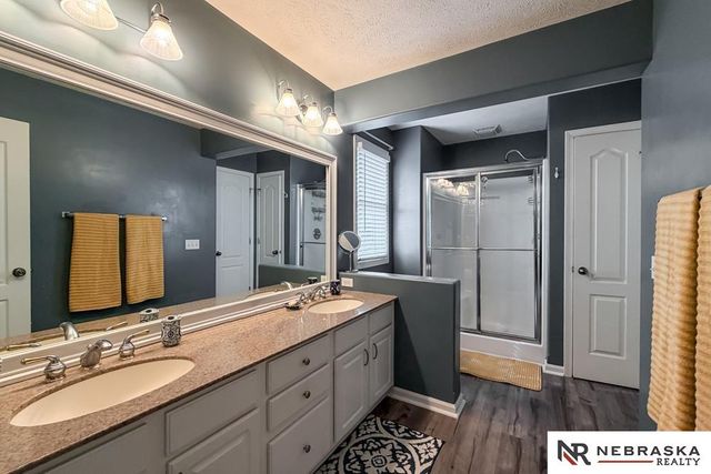 9508 S 28th Avenue, Bellevue, NE 68147