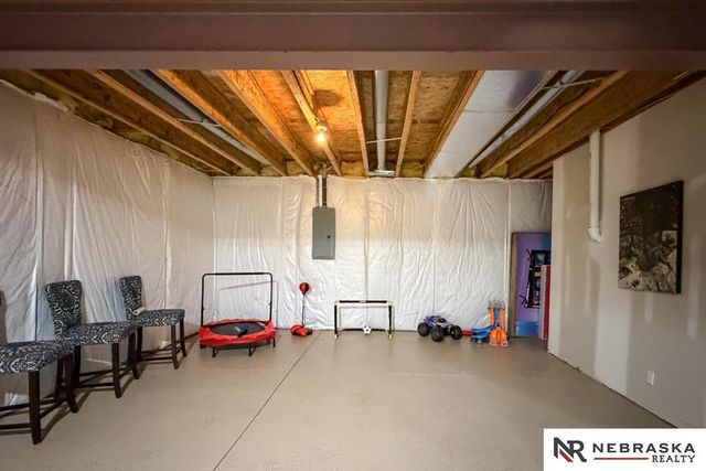 9508 S 28th Avenue, Bellevue, NE 68147