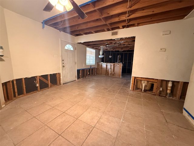 2404 Bucks RUN A&B, Austin, TX 78744