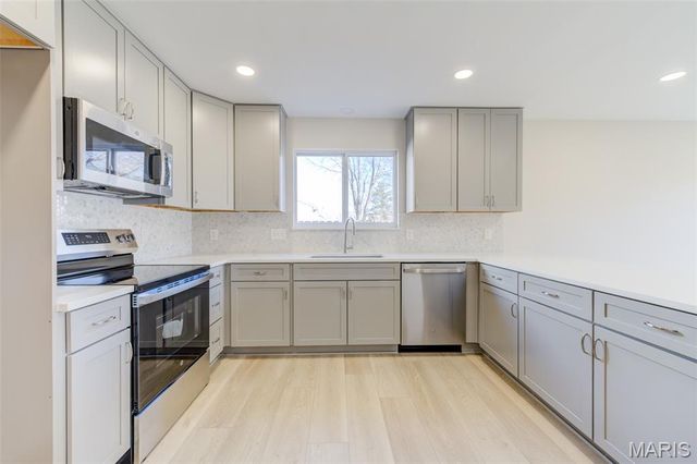 310 Harper Court, St Peters, MO 63376