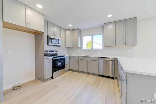 310 Harper Court, St Peters, MO 63376