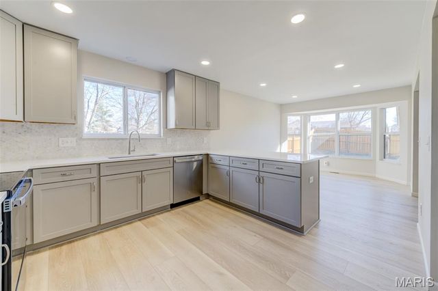 310 Harper Court, St Peters, MO 63376