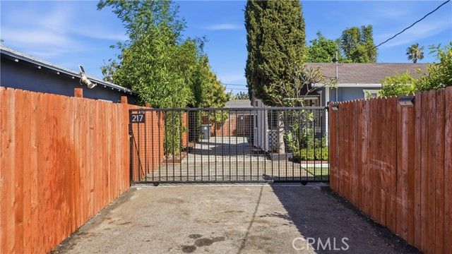 215 N Mcclay, Santa Ana, CA 92701