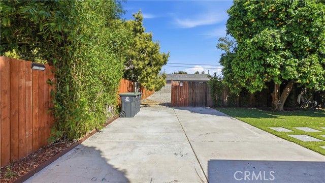 215 N Mcclay, Santa Ana, CA 92701