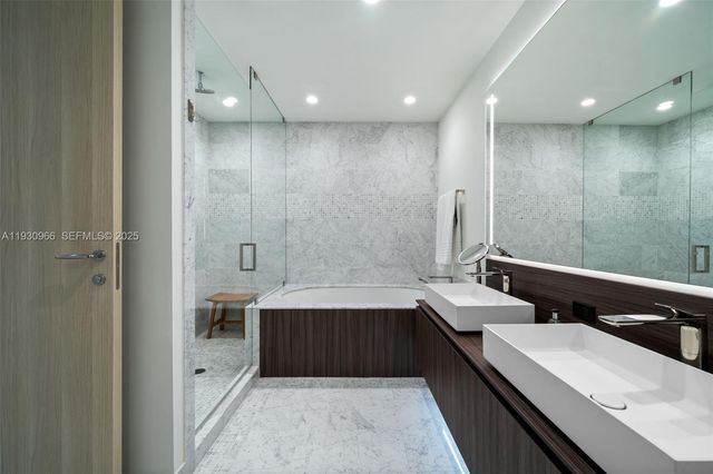 1000 Brickell Plz PH5904, Miami, FL 33131