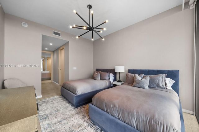 1000 Brickell Plz PH5904, Miami, FL 33131