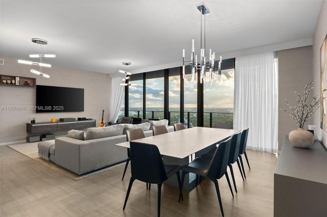 1000 Brickell Plz PH5904, Miami, FL 33131