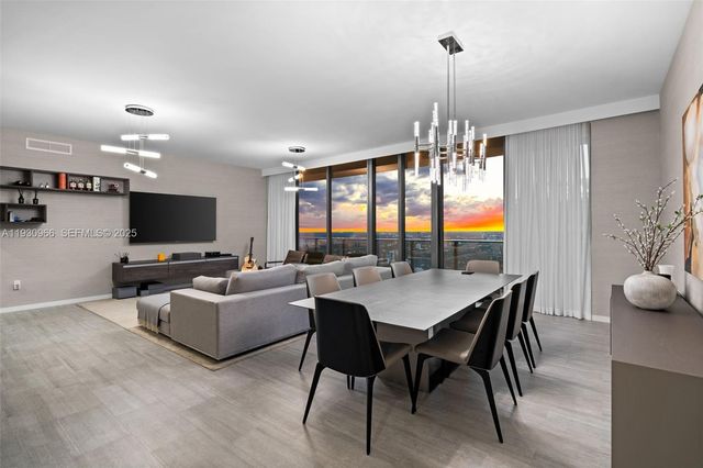 1000 Brickell Plz PH5904, Miami, FL 33131