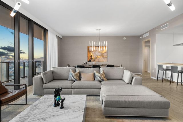 1000 Brickell Plz PH5904, Miami, FL 33131