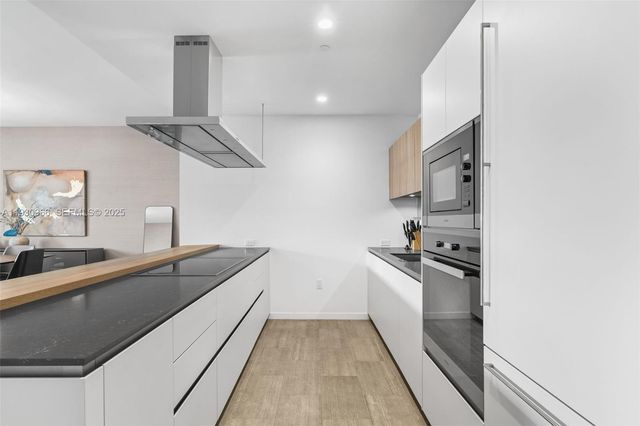 1000 Brickell Plz PH5904, Miami, FL 33131