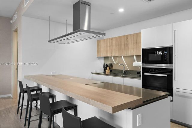 1000 Brickell Plz PH5904, Miami, FL 33131