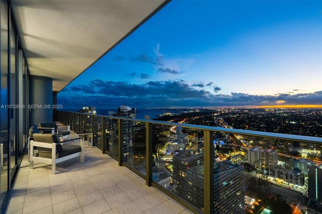 1000 Brickell Plz PH5904, Miami, FL 33131