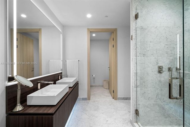 1000 Brickell Plz PH5904, Miami, FL 33131