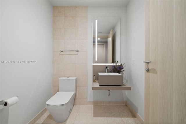 1000 Brickell Plz PH5904, Miami, FL 33131