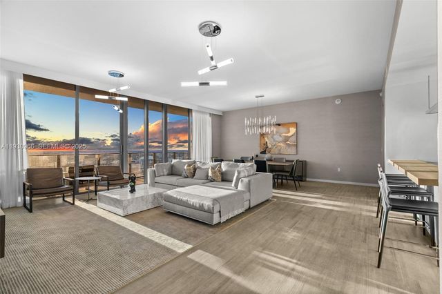 1000 Brickell Plz PH5904, Miami, FL 33131