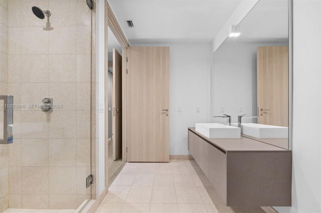 1000 Brickell Plz PH5904, Miami, FL 33131