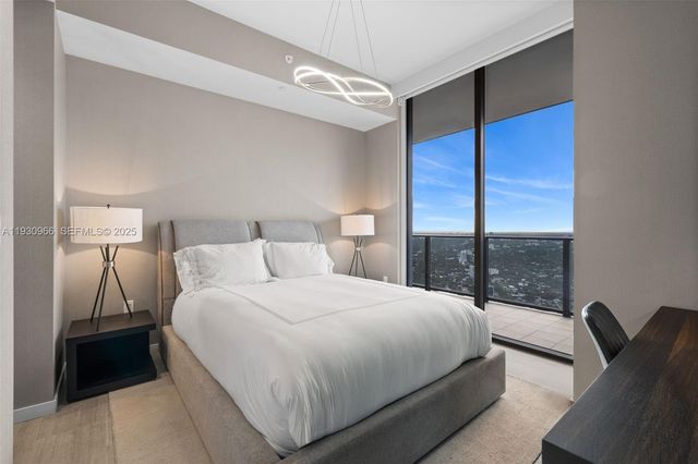 1000 Brickell Plz PH5904, Miami, FL 33131