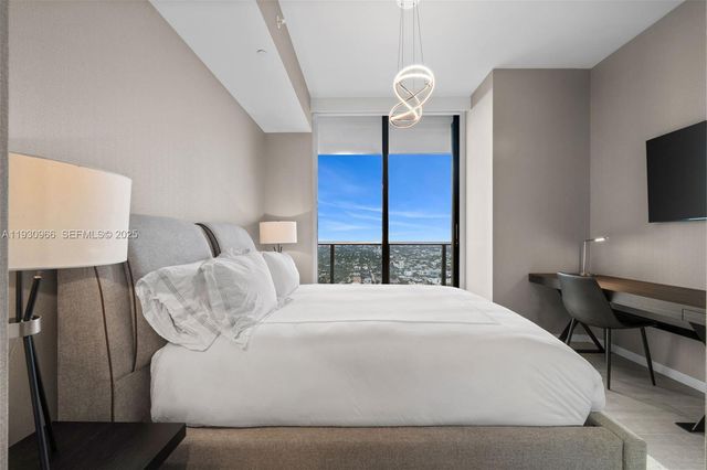 1000 Brickell Plz PH5904, Miami, FL 33131