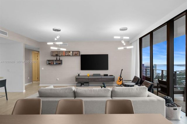 1000 Brickell Plz PH5904, Miami, FL 33131